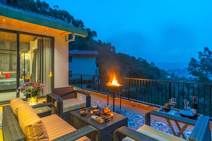 Thelma Cottage 3BR Luxury Villa @ Kasauli - Cottages for Rent in