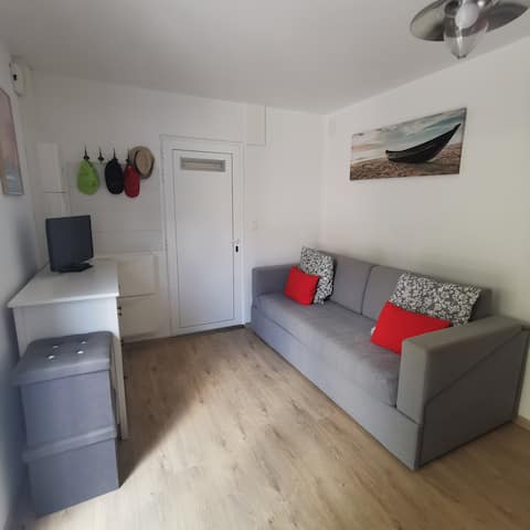 Top Airbnb: Peaceful house near shops and beach in Saint Michel Chef Chef