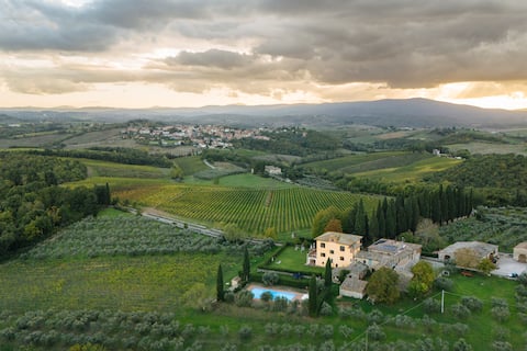 Successful Airbnb property: Tuscany jem: The Chianti Farmer's House in Castelnuovo Berardenga