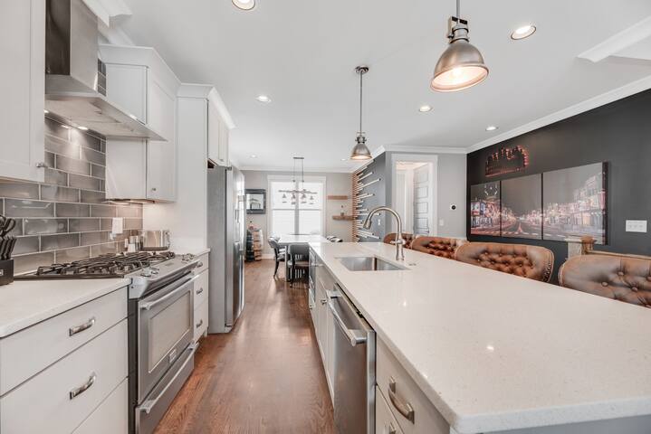 Nashville To the Nines gallery image 3