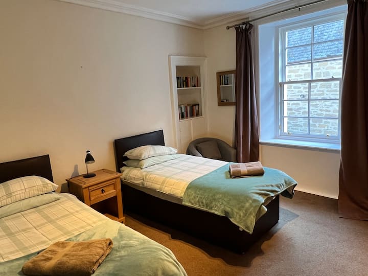 Twin Bedroom - WaterSide Broughty Ferry