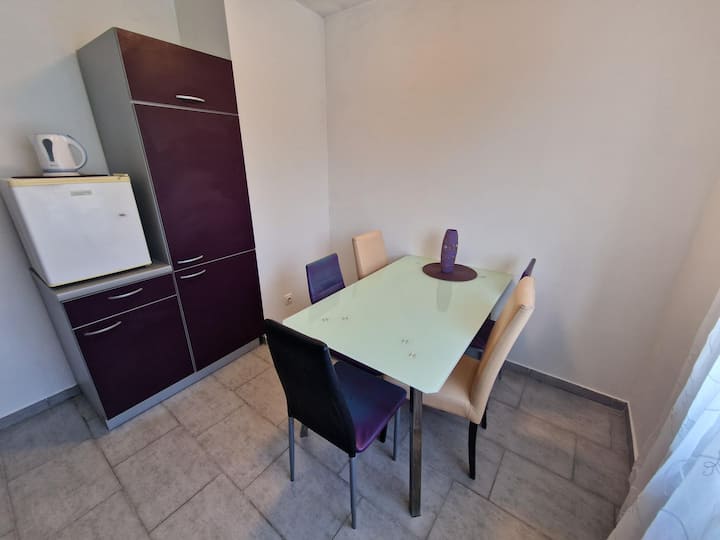 Modern Flat For 5 With Balcony - Ljubljana