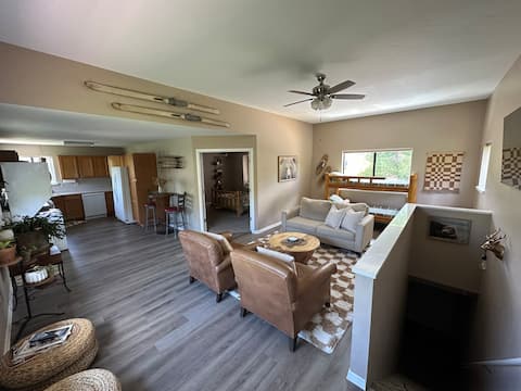 Top Airbnb: Little Bear Lodge in Glenwood Springs