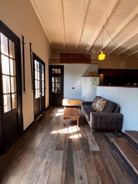 Top Airbnb: Bright loft with barbecue 1/2 block from the Lighthouse in Santa Fe