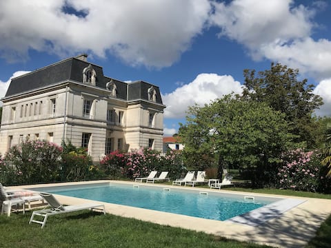 Villa Castel Joli 200 m from Pontaillac Beach