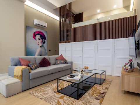 Top performing Airbnb: Luxurious Loft with free parking in Las Ventas in Comunidad De Madrid