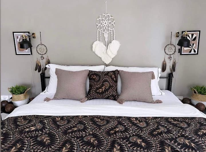 חדר שינה בקומה התחתונה.