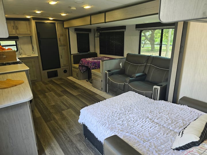 разтегателен диван