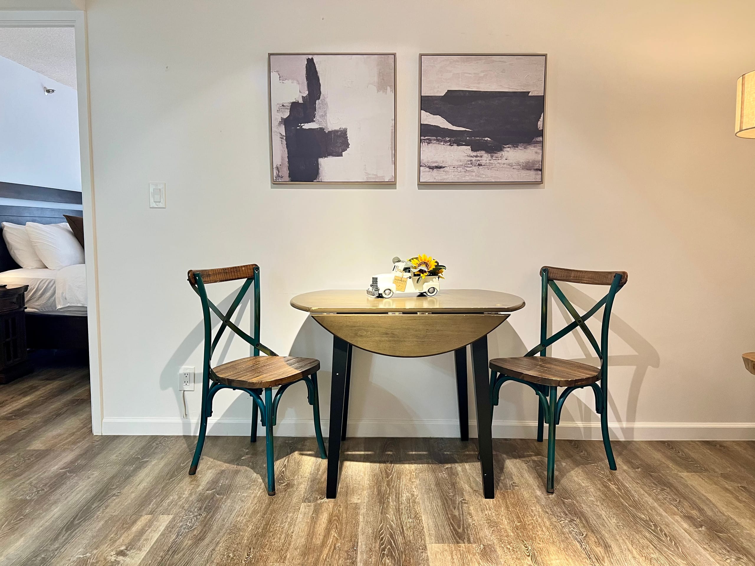 Heart of Honolulu Hideaway Suite + 1 Free Parking - Image 22