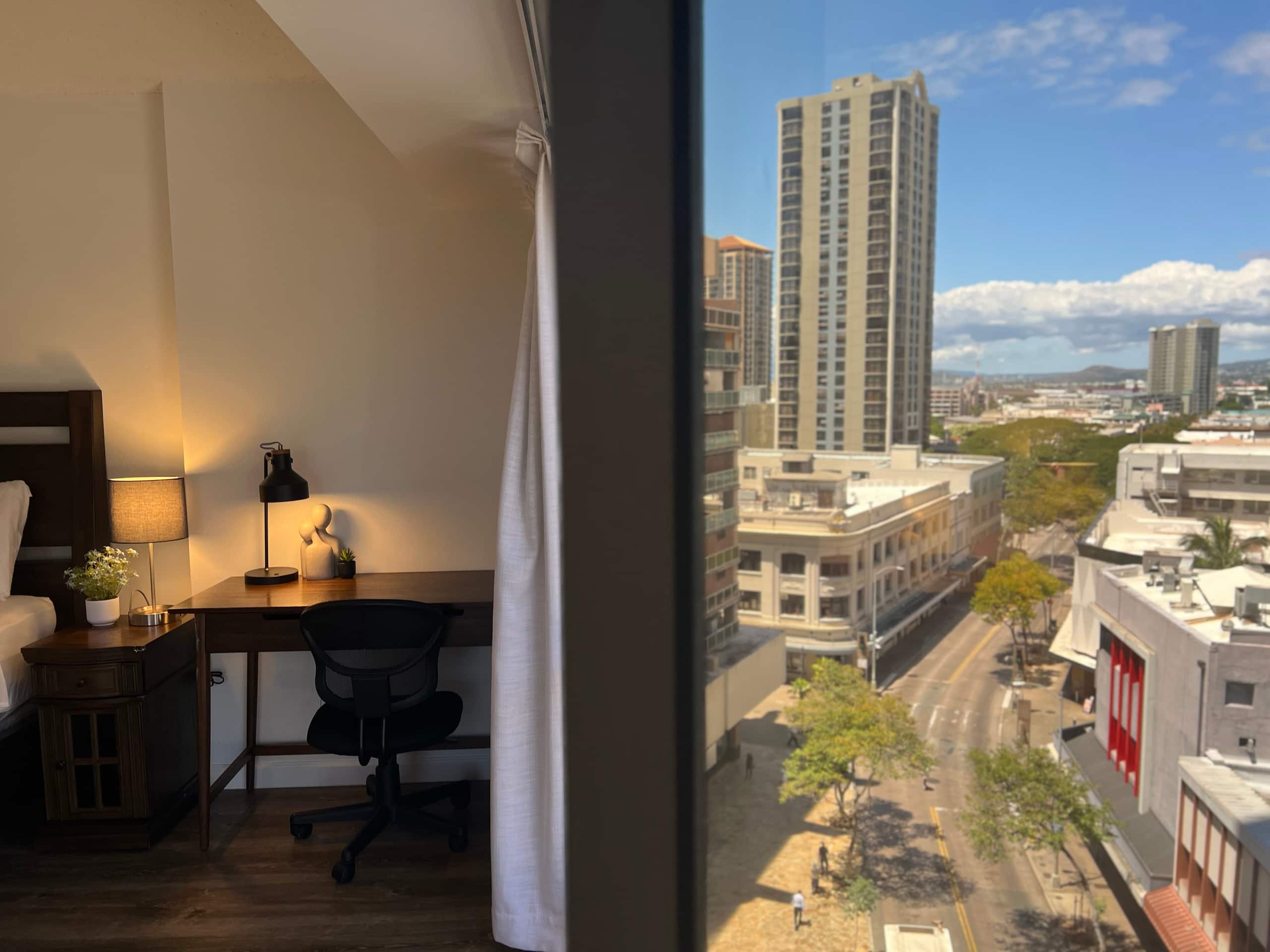 Heart of Honolulu Hideaway Suite + 1 Free Parking - Image 41