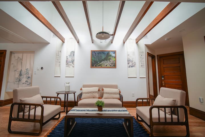 Airy 2BR: A Blend of East & West