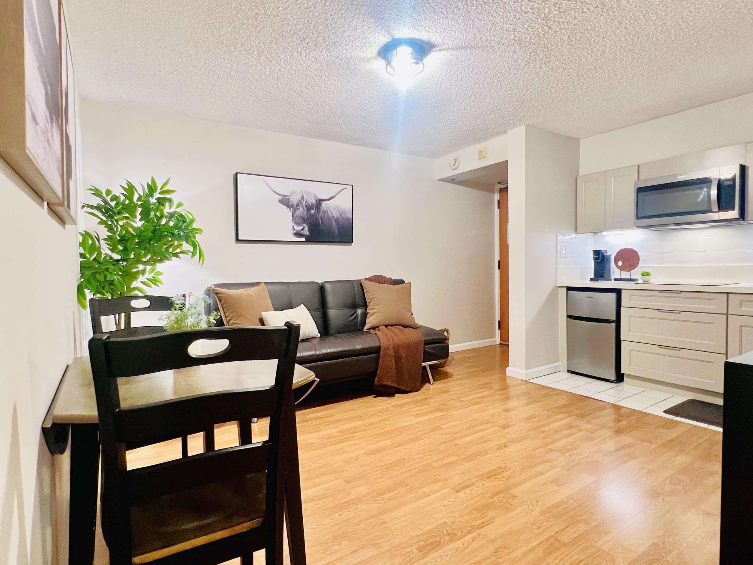 32F Sky-High Honolulu Hideaway Suite| Free Parking - Image 7