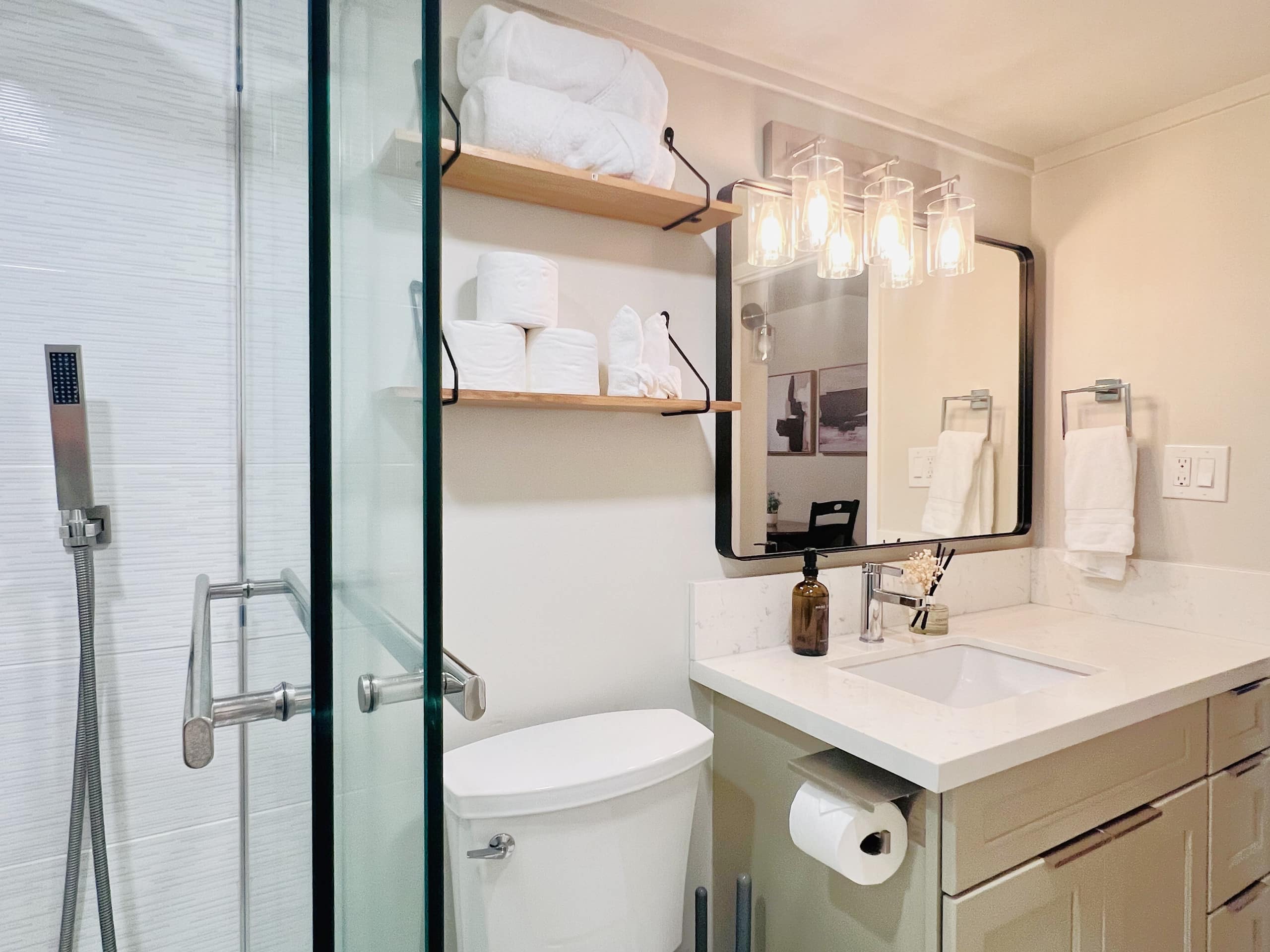 32F Sky-High Honolulu Hideaway Suite| Free Parking - Image 30