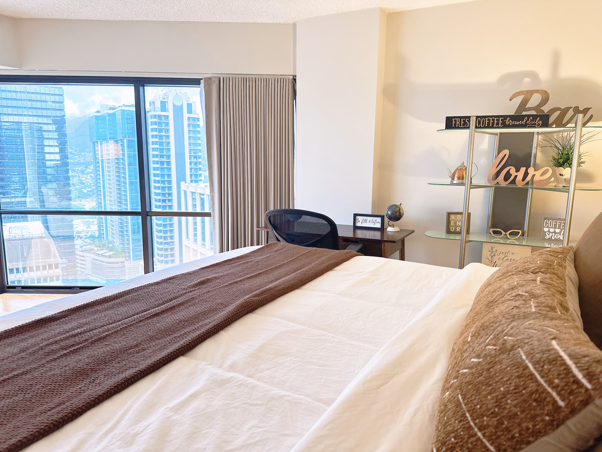 32F Sky-High Honolulu Hideaway Suite| Free Parking - Image 17