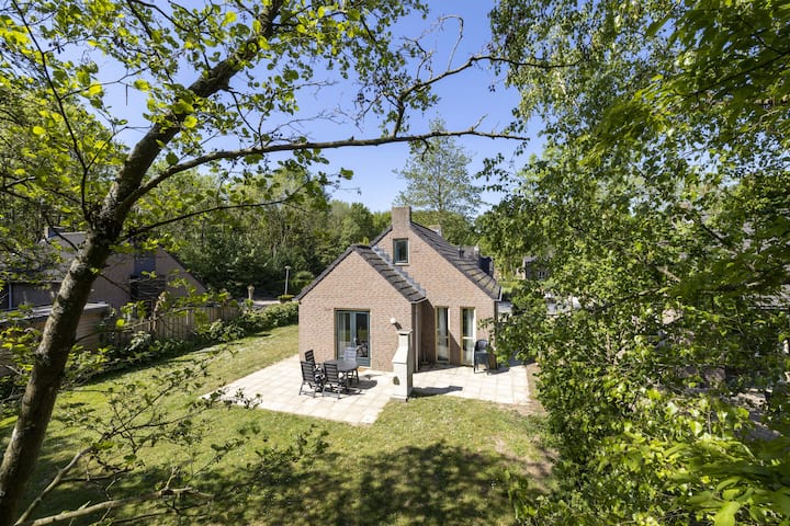 Wonderful vacation home with sauna near forest and water