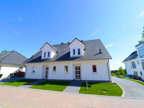 Popular Airbnb listing: Spacious semi-detached house in Glowe