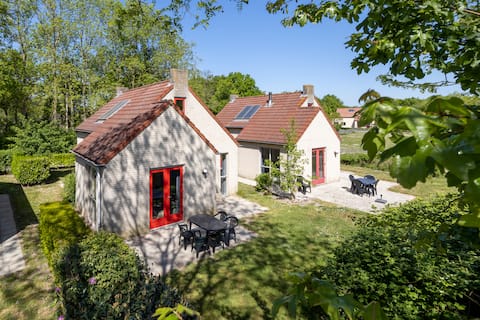 Popular Airbnb listing: Vacation home with sunny garden in Ewijk Vording 3