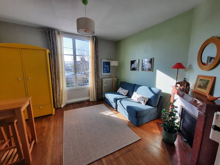 Dans Maison Ancienne Centre, 40 M2, Indépendants - 尚蒂利