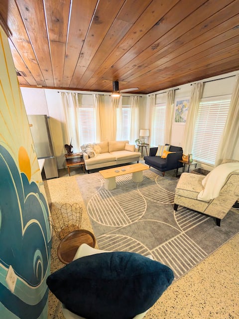 Popular Airbnb listing: Marvelous Mid-Century in Englewood
