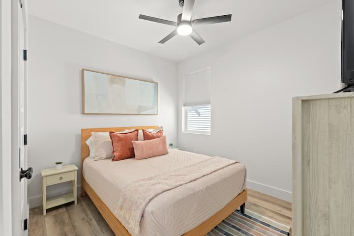 საწოლი 152 × 203 სმ 