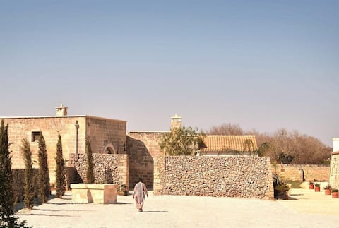 Charming farmhouse with swimming pool, close to the sea