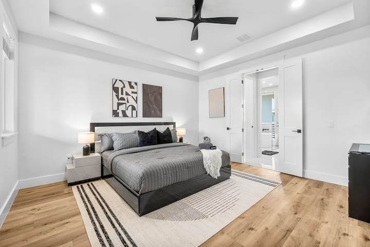 LUXE PCB | Pool, Elevator, Arcade, Grill, Sleep 16