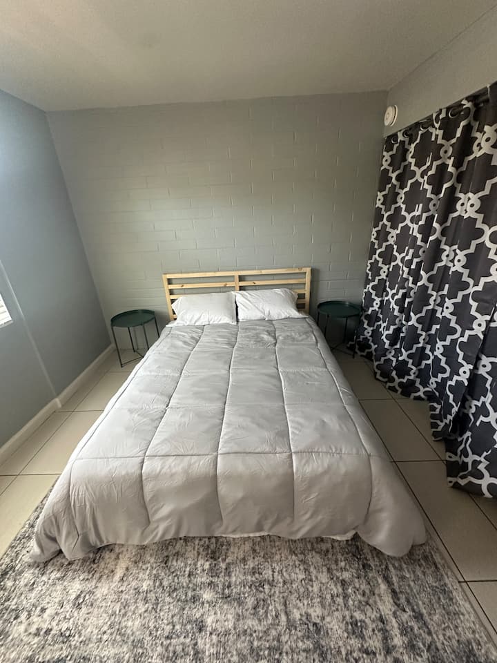 2B1B Central Location in Phx|Pool|Airport - Apartments for Rent in