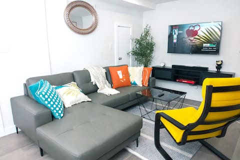 Top performing Airbnb: Modern 2BR Guest Suite | King Bed in Mc Conachie