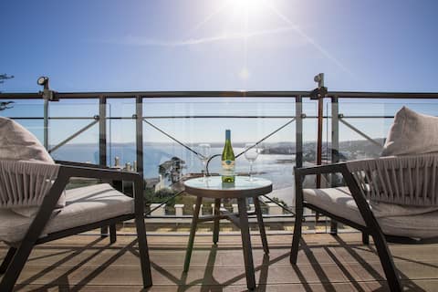 Top Airbnb: Oceanview Apartment with Private Balcony & Parking in Torbay