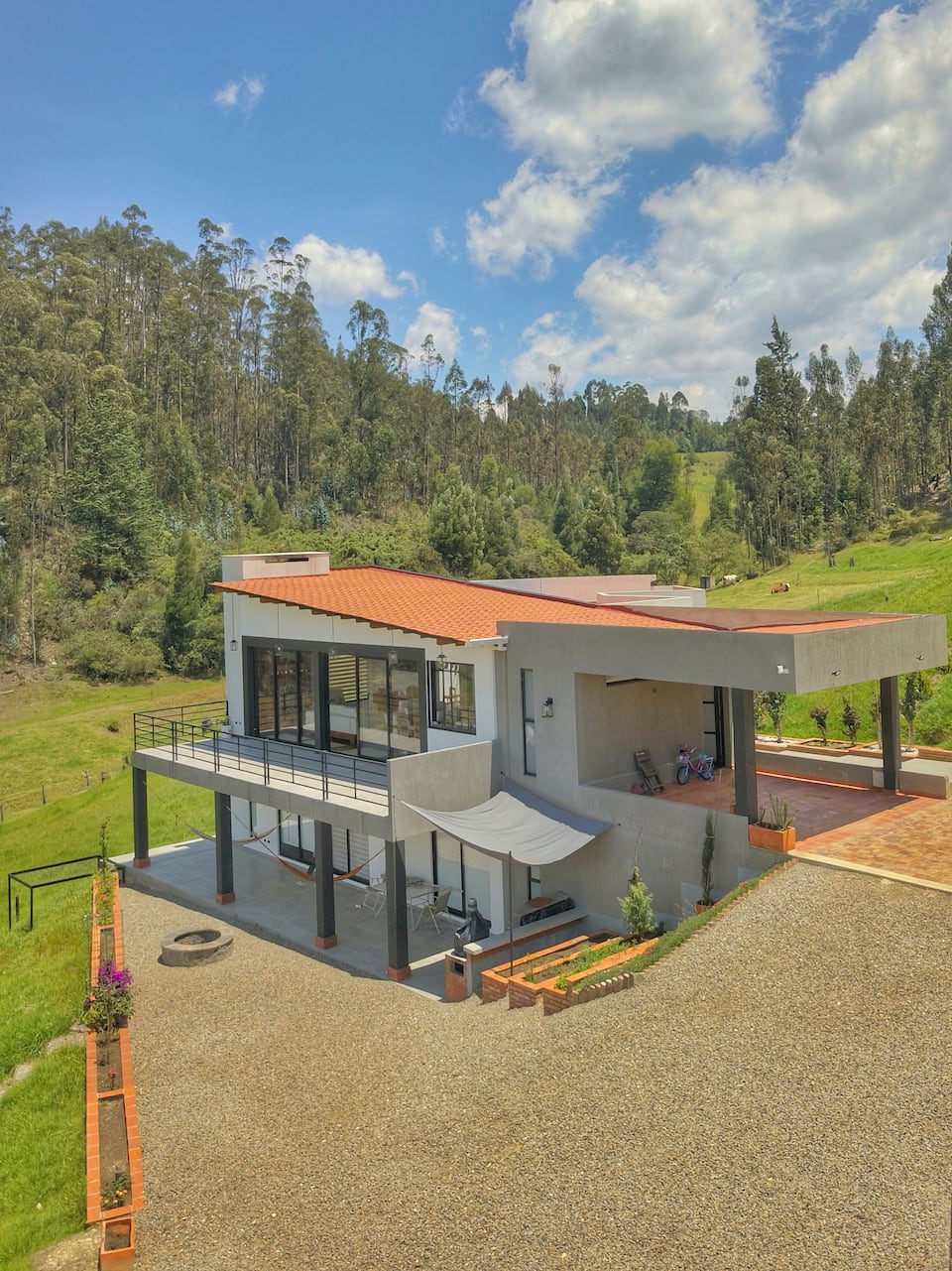 Top-earning Airbnb listing in Paipa, 5 bedrooms