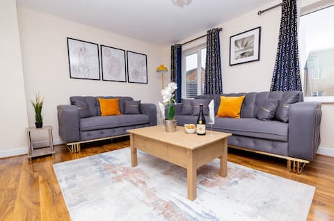 House Carlisle | Families, Groups, Contractors
