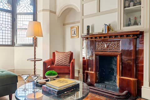 Popular Airbnb listing: Fothergill House | Historic TownHouse Rental in Castle