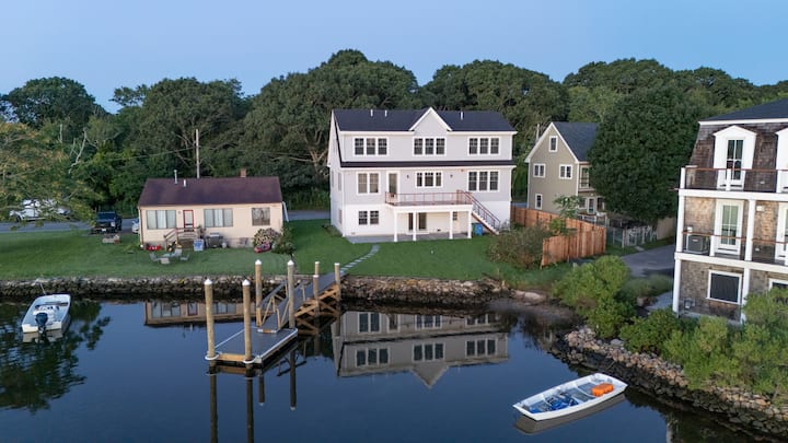 Luxury Waterfront Private Dock