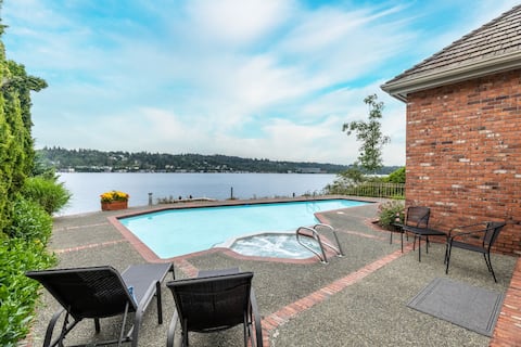 Stunning Waterfront Mansion w Pool n Hottub