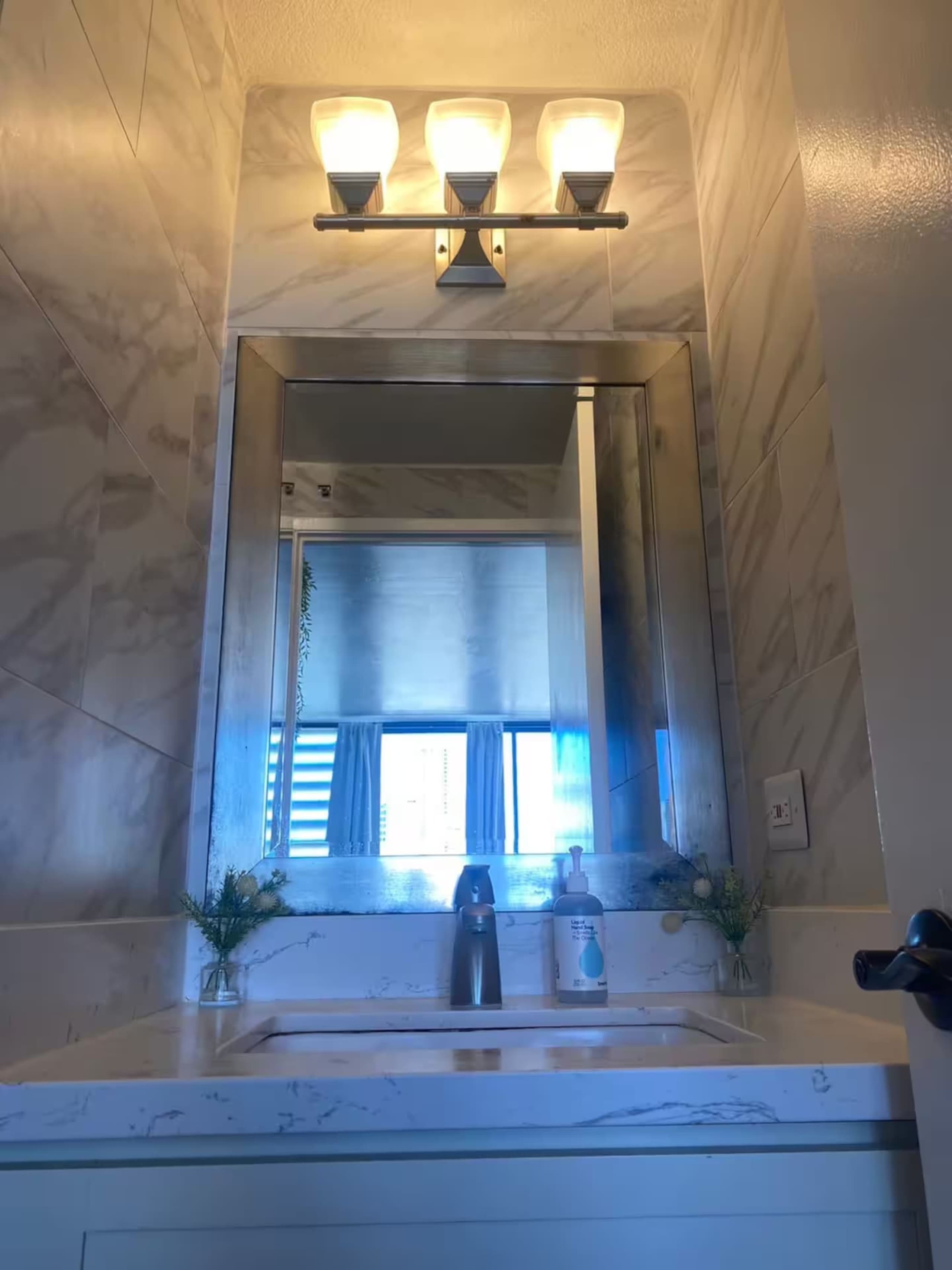 Condo in Honolulu · ★4.89 · 1 bedroom · 2 beds · 1 private bath - Image 24