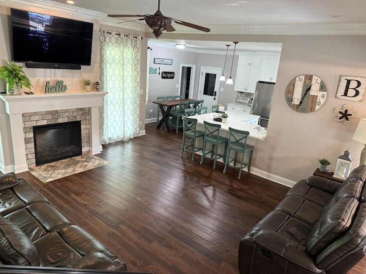 4BR Group Retreat Near Baton Rouge & LSU