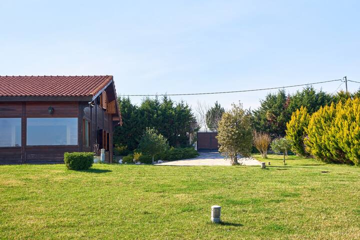 Spacious Exclusive Villa Private Pool & Garden gallery image 4