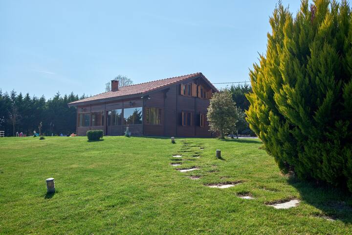 Spacious Exclusive Villa Private Pool & Garden gallery image 5