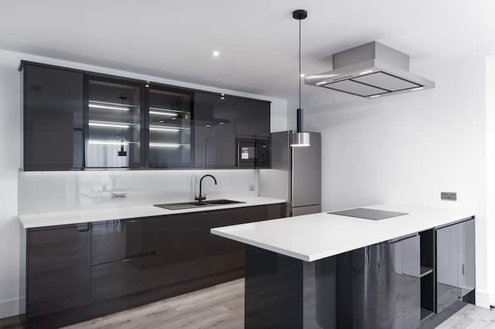 Fast Wifi, Winter Balcony, Chef's Kitchen, Fulham - Fulham