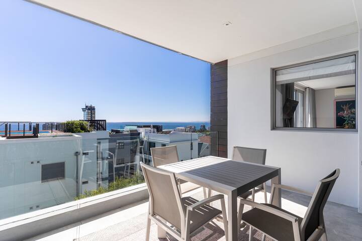 Breathtaking views on Battery | Pool, BBQ & Views gallery image 5