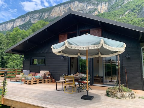 Cozy chalet | Mountain + forest view | Beach 15 min