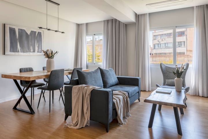 Monastiraki Living: 2BR Flat