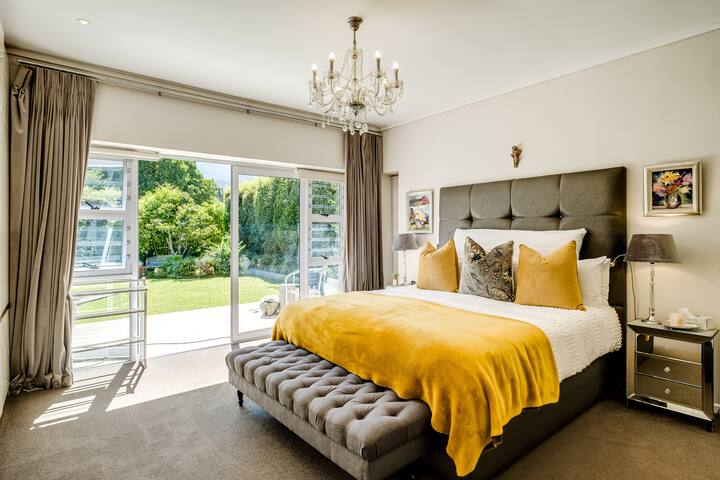 Tranquil and Central 4-Bed Family Retreat gallery image 3