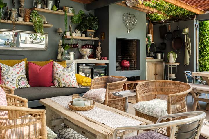 Tranquil and Central 4-Bed Family Retreat gallery image 5