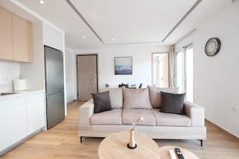 Top Airbnb: Near Pireas Port - Brand New Suite. in Δήμος Πειραιώς