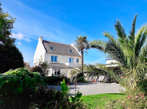 Large house in Morlaix Bay