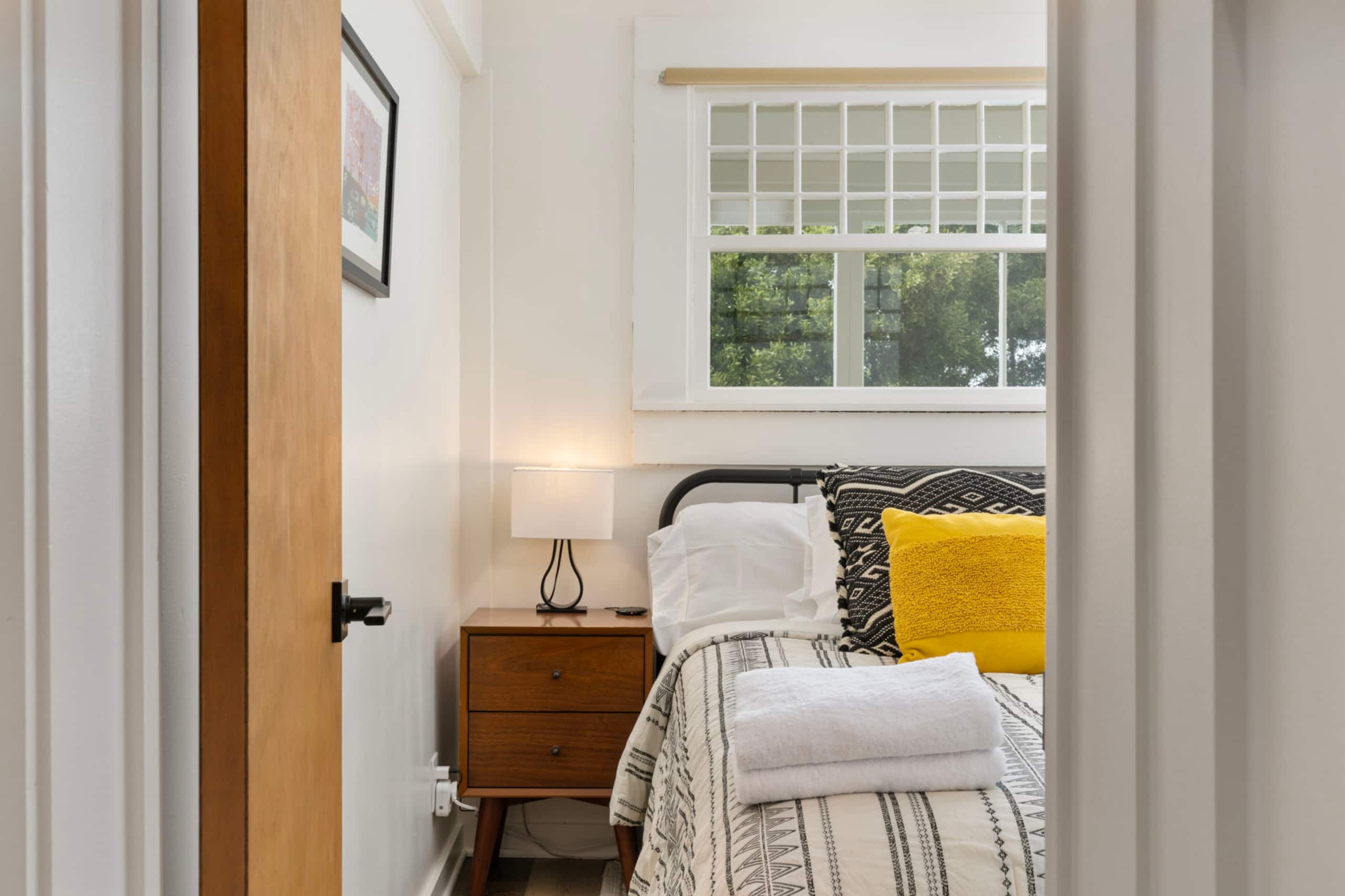 Condo in San Francisco · ★4.97 · 2 bedrooms · 2 beds · 1 bath - Image 9