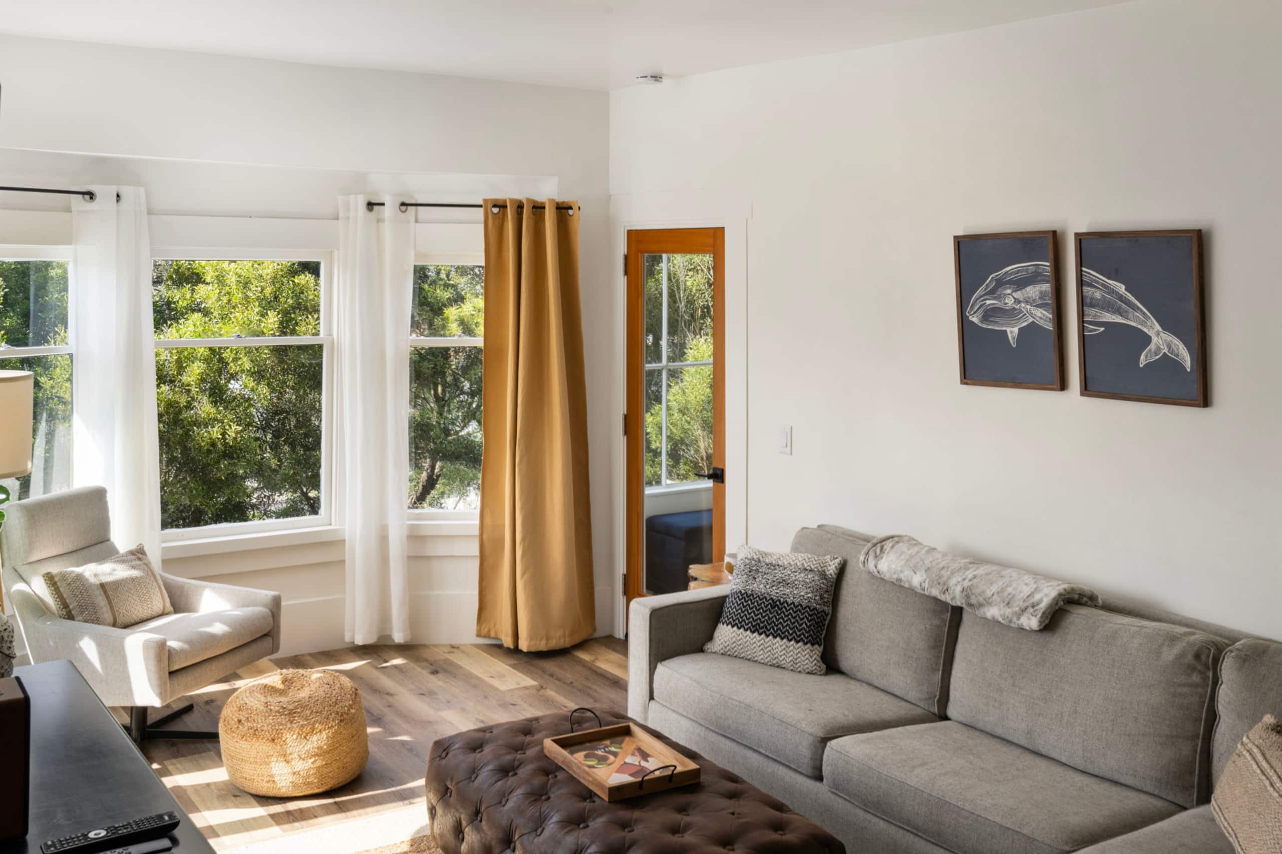 Condo in San Francisco · ★4.97 · 2 bedrooms · 2 beds · 1 bath - Image 2
