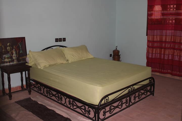 Maison Berbère Pour 6 Personnes. - 와르자자트