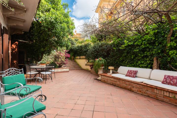 Aventino Garden House gallery image 3